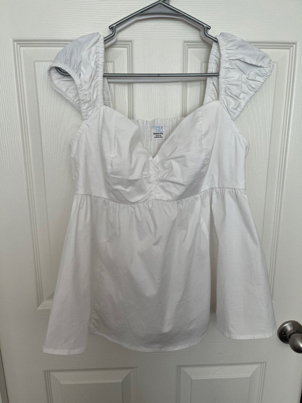 Time and Tru White Sweetheart Neck Puff-Sleeve Peplum Top
